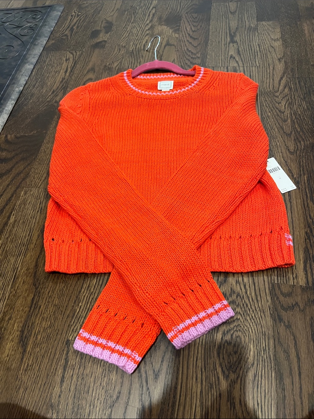 GOTGEOUS Maeve  sweater size medium NWT